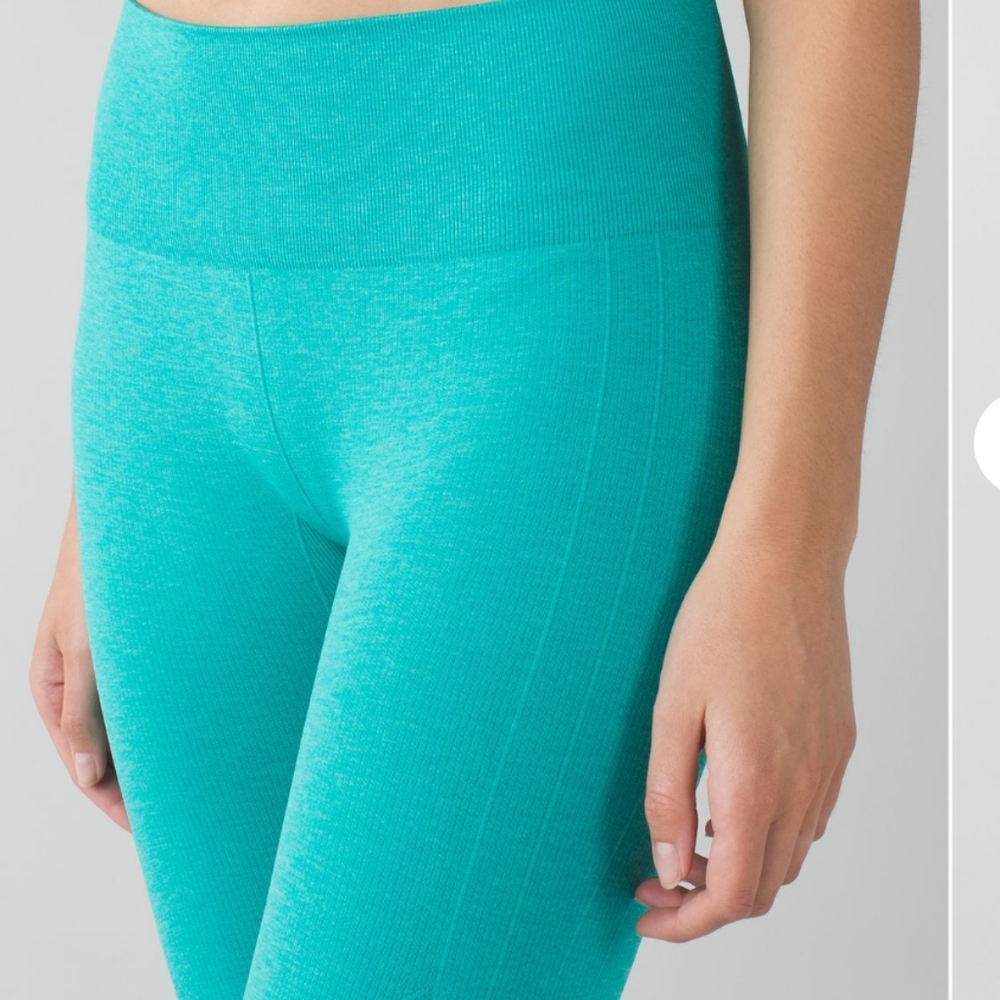 Lululemon in the flow crop  cosmic teal